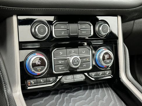 Used 2022 GMC Yukon Denali image 24