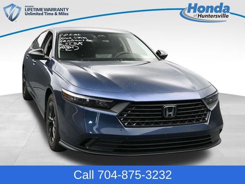 Certified 2025 Honda Accord SE image 1