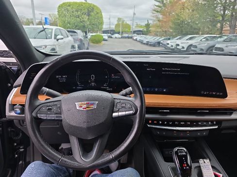 Used 2024 Cadillac XT4 Premium Luxury w/ Active Safety Package AWD/4WD image 18