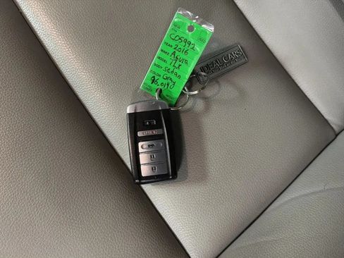 Used 2016 Acura TLX FWD image 30