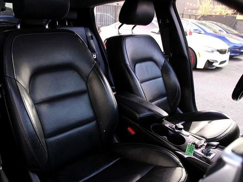 Used 2018 INFINITI QX30 AWD image 23