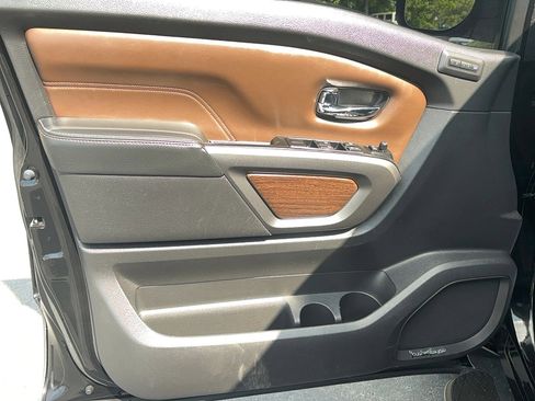 Used 2017 Nissan Titan Platinum Reserve RWD image 16