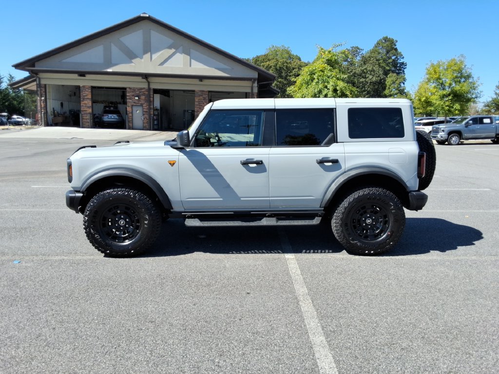 Used 2026 Ford Bronco Badlands w/ Sasquatch Package AWD/4WD image 8