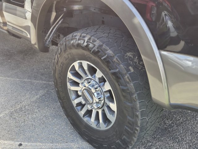 Used 2022 Ford F250 Lariat w/ Lariat Ultimate Package AWD/4WD image 6