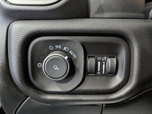 Used 2020 RAM 2500 Tradesman w/ Safety Group image 17