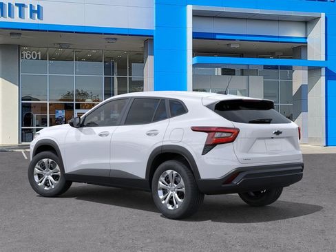 New 2026 Chevrolet Trax LS image 3