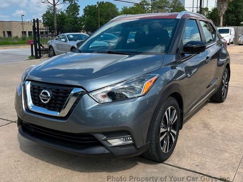 Used 2018 Nissan Kicks SR FWD image 12