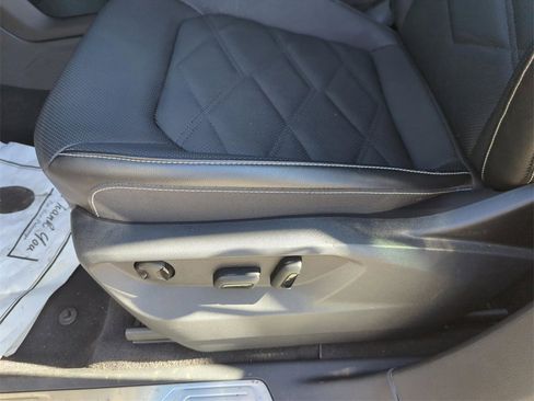 Used 2025 Volkswagen Atlas SE image 31