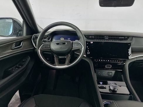 New 2026 Jeep Grand Cherokee L 4WD image 30