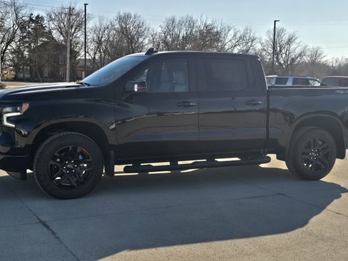 New 2026 Chevrolet Silverado 1500 RST w/ Redline Edition AWD/4WD image 9