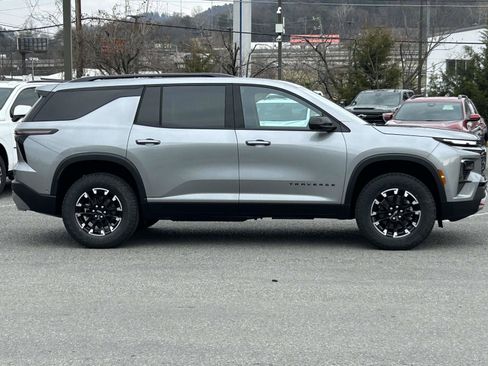 New 2026 Chevrolet Traverse Z71 w/ Enhanced Driving Package image 2