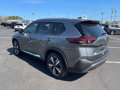 Used 2023 Nissan Rogue SL image 14