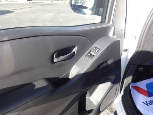 Used 2024 Nissan Frontier S w/ S Utility Package image 11