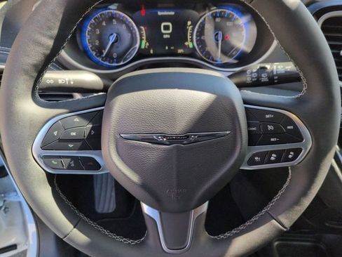 New 2026 Chrysler Pacifica Select image 14