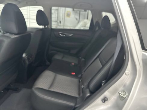 Used 2018 Nissan Rogue SV FWD image 22