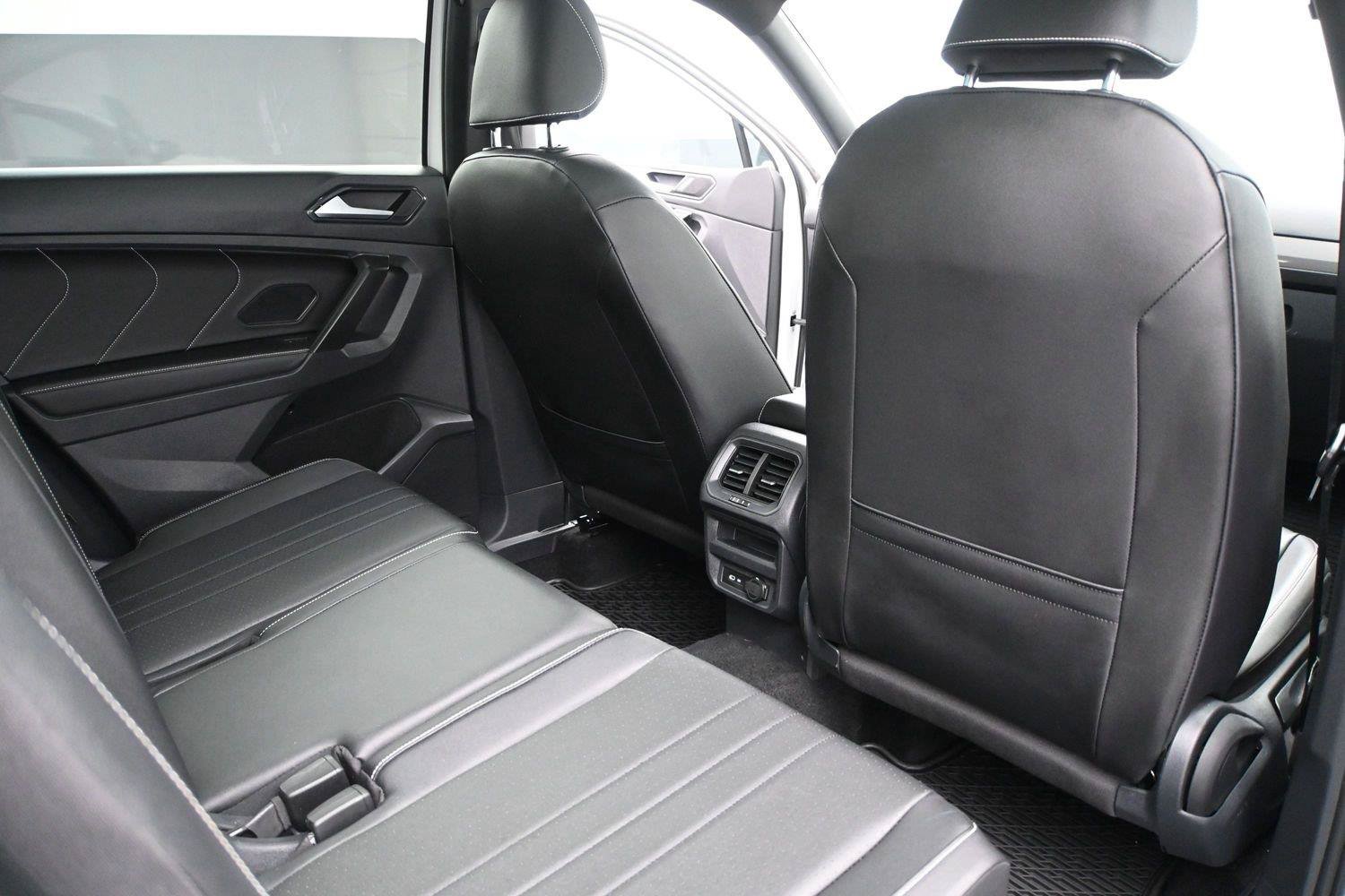 Used 2022 Volkswagen Tiguan SE R-Line AWD/4WD image 19