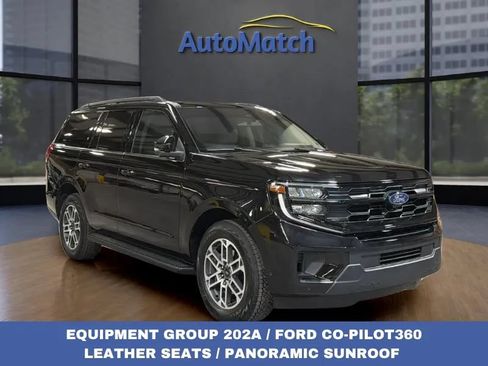 Used 2025 Ford Expedition Active AWD/4WD image 1