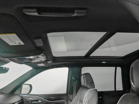Used 2023 Cadillac Escalade ESV Sport AWD/4WD image 16