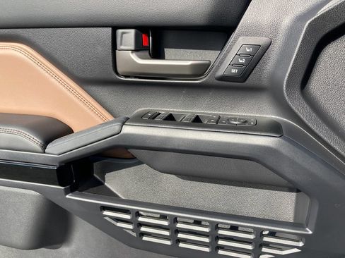 New 2026 Toyota 4Runner Limited AWD/4WD image 15