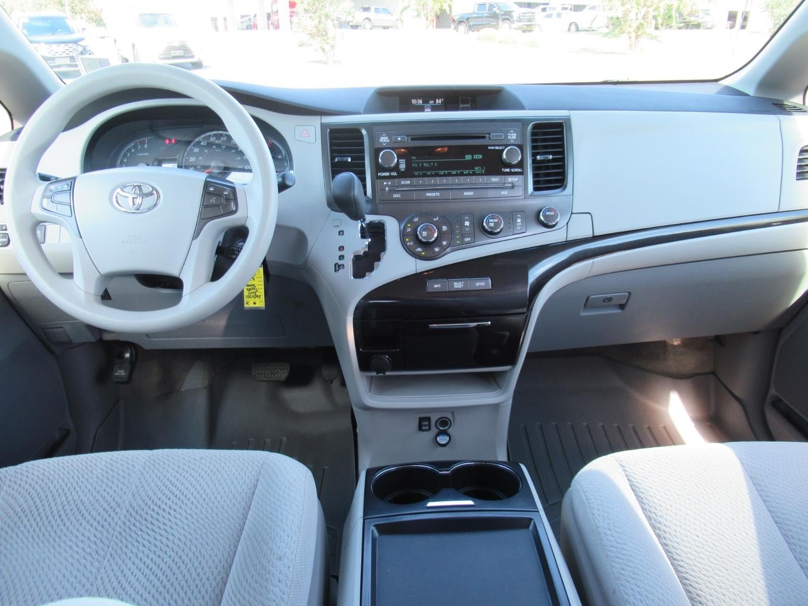 Used 2011 Toyota Sienna LE FWD image 13