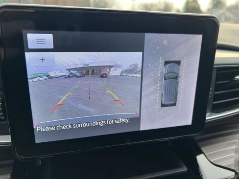 Used 2021 Ford Explorer Limited w/ Equipment Group 301A image 31