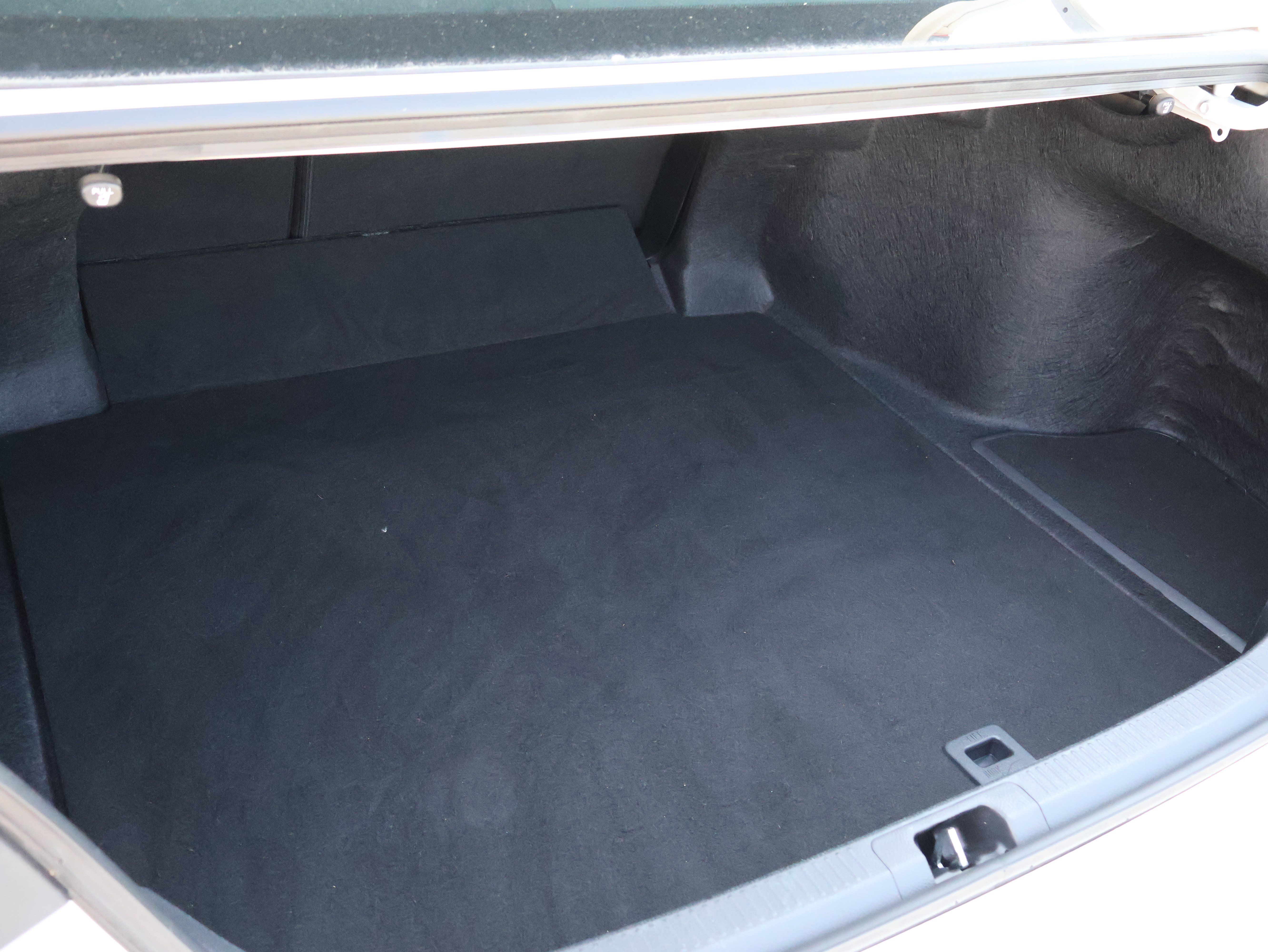 Used 2025 Toyota Camry SE FWD image 6