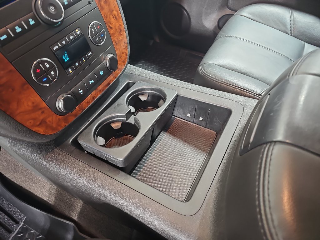Used 2008 Chevrolet Silverado 2500 LTZ w/ Safety Package AWD/4WD image 28