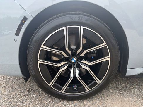 Used 2025 BMW i7 eDrive50 w/ M Sport Package RWD image 11
