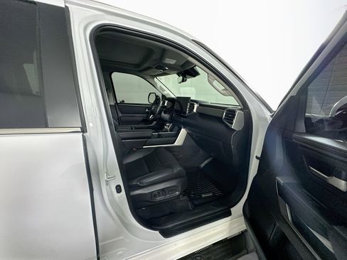 Used 2024 Toyota Tundra Limited w/ Power Package AWD/4WD image 31