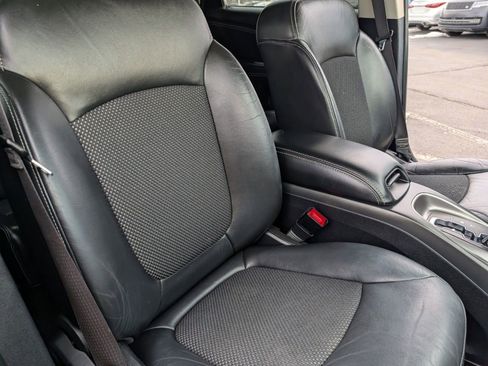 Used 2018 Dodge Journey Crossroad w/ Driver Convenience Group image 21