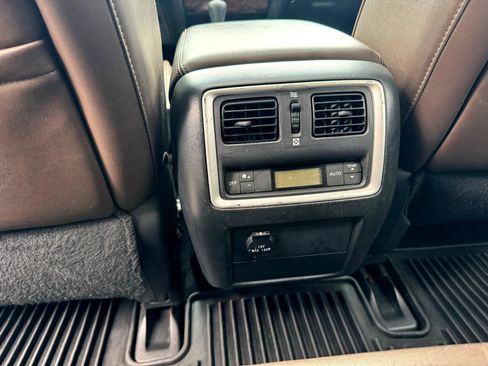 Used 2013 INFINITI JX35 AWD w/ Premium Pkg image 29