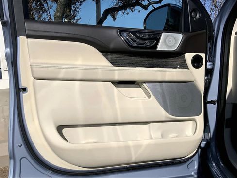 Used 2019 Lincoln Navigator Black Label w/ Cargo Package image 21