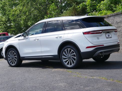 Used 2023 Lincoln Corsair Reserve AWD/4WD image 4