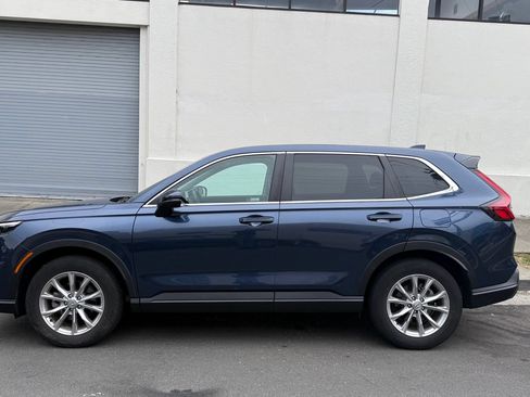 Used 2024 Honda CR-V EX-L image 3