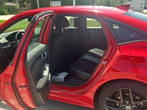 Used 2023 Honda Civic Sport image 14
