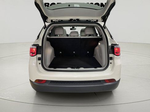 Used 2021 Jeep Compass Latitude w/ Sun and Sound Group FWD image 9