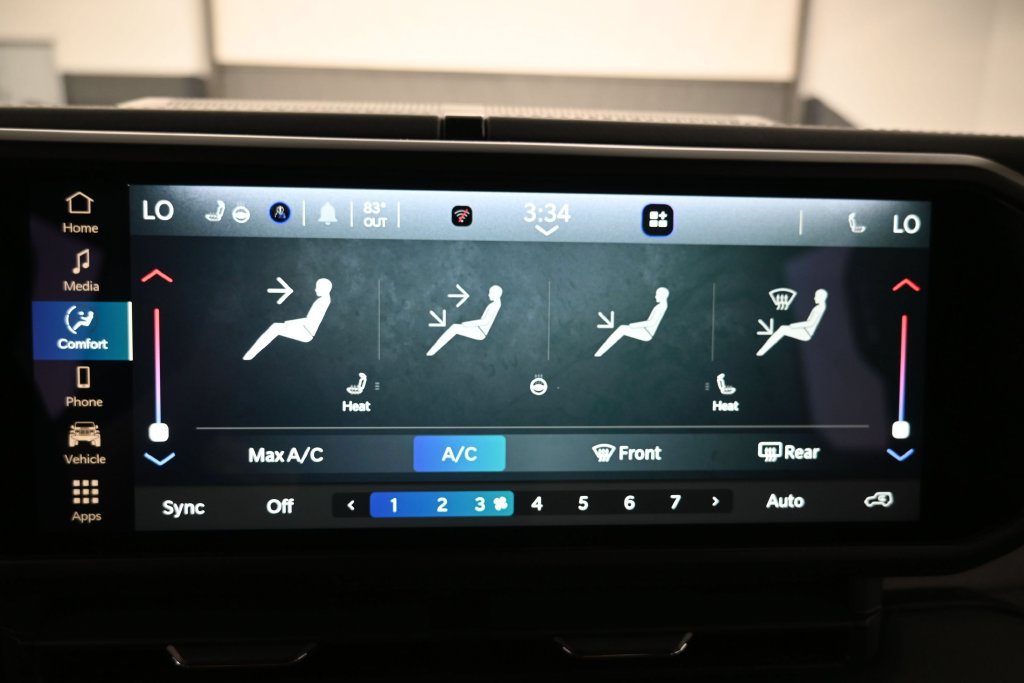 Used 2024 Jeep Wrangler Unlimited Sahara AWD/4WD image 15