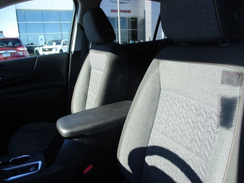 Used 2024 Chevrolet Equinox LT image 36