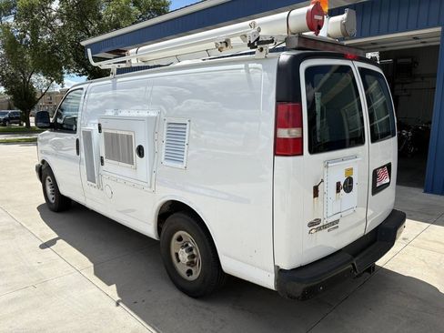Used 2014 Chevrolet Express 2500 RWD image 8