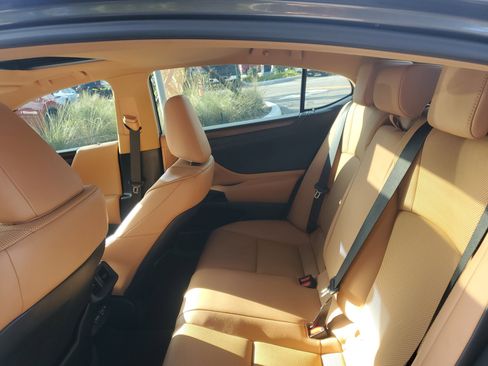 Certified 2022 Lexus ES 350 w/ Premium Package image 11