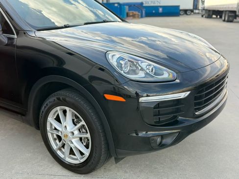 Used 2016 Porsche Cayenne w/ Premium Package AWD/4WD image 5