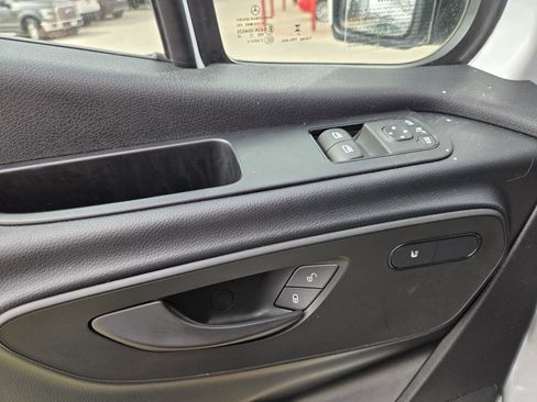 Used 2024 Mercedes-Benz Sprinter 2500 image 8