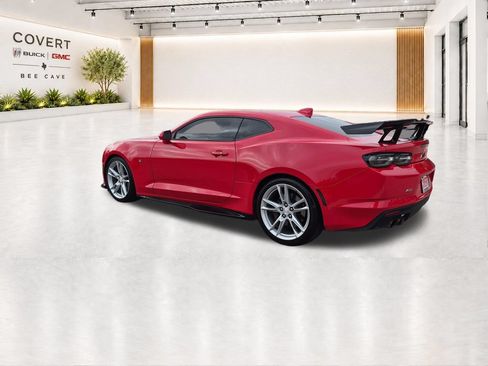 Used 2019 Chevrolet Camaro SS RWD image 7