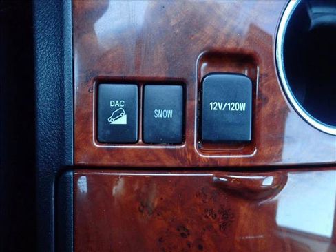 Used 2012 Toyota Highlander Limited w/ Tow Pkg image 24