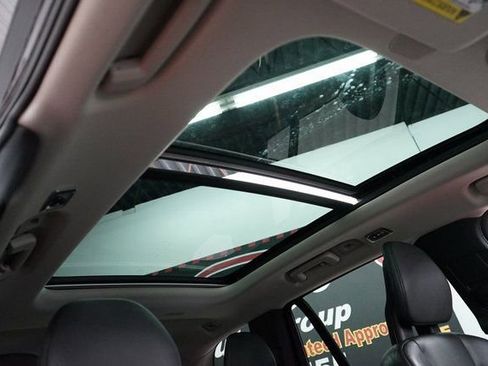 Used 2022 Volvo XC90 T6 Momentum image 11