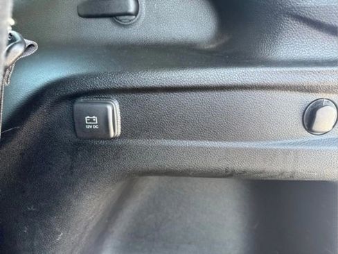 Used 2023 Jeep Grand Cherokee L Laredo RWD image 12
