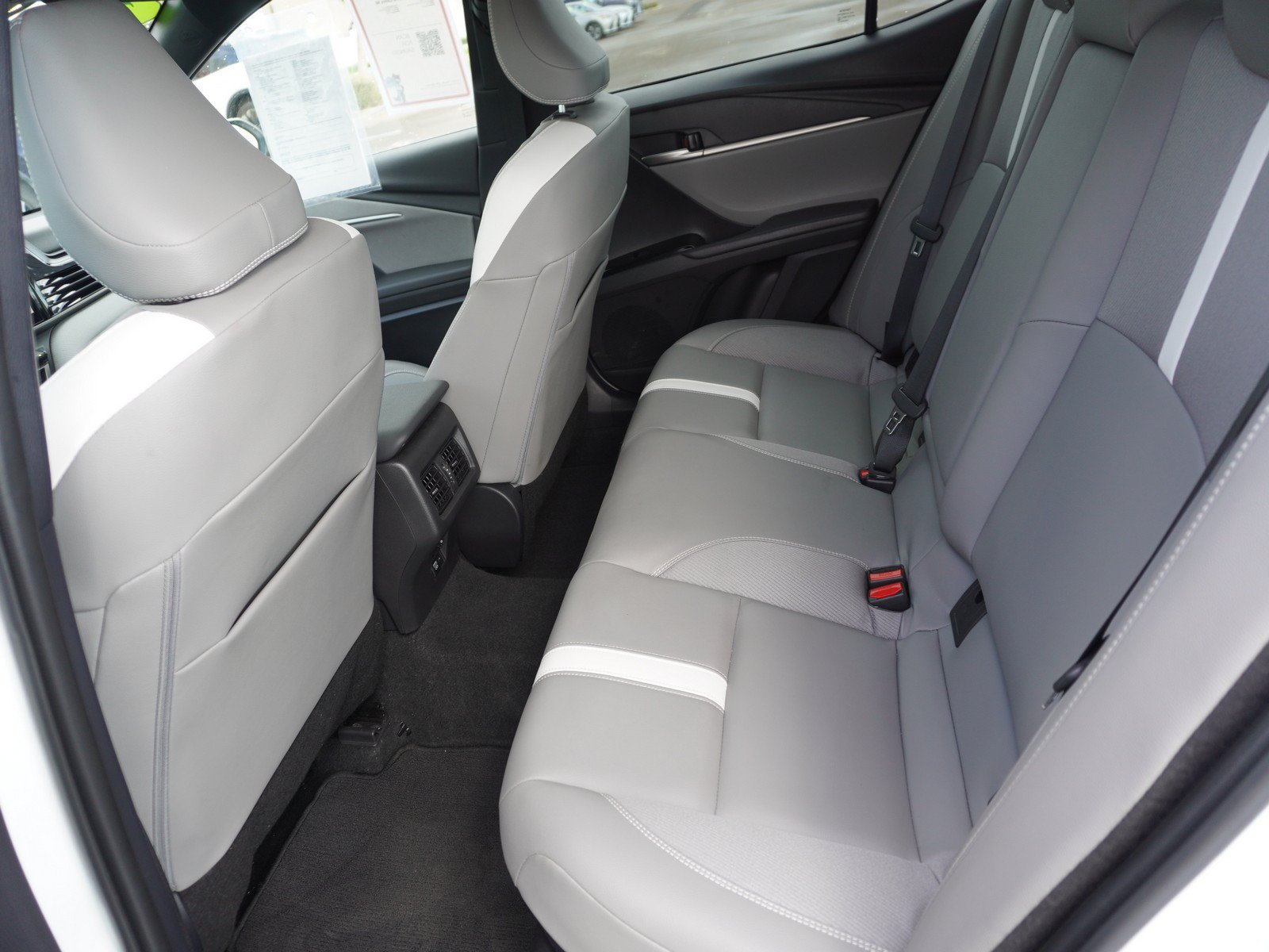 Used 2025 Toyota Camry SE w/ Multimedia Upgrade Package FWD image 13