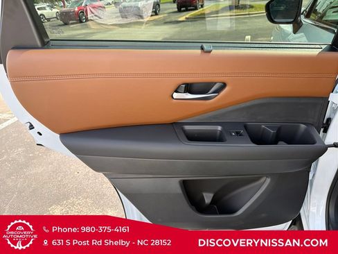 New 2026 Nissan Pathfinder Platinum AWD/4WD image 28