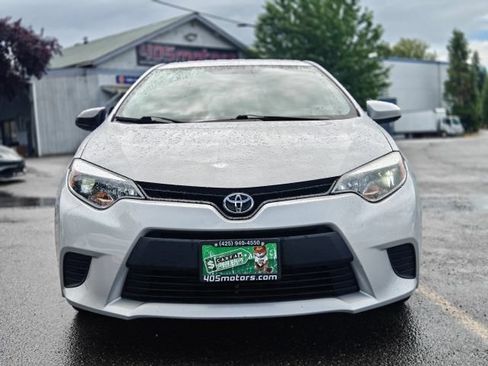 Used 2014 Toyota Corolla LE FWD image 2