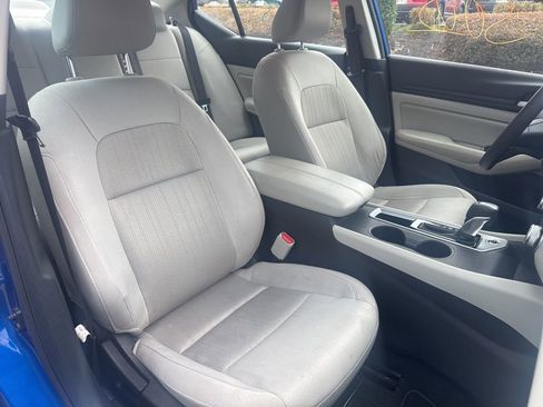 Used 2025 Nissan Altima 2.5 SV image 6